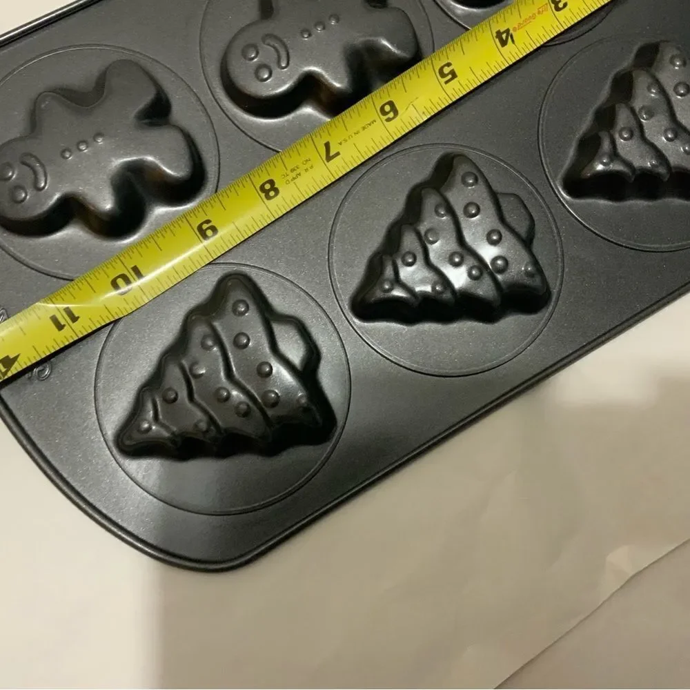 Wilton 6 count Christmas - Tree and Gingerbread - Muffin Or Mini Cake Pan
